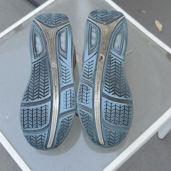 New Balance Women's Athletic Walking Running Shoe - Picture 3 of 7